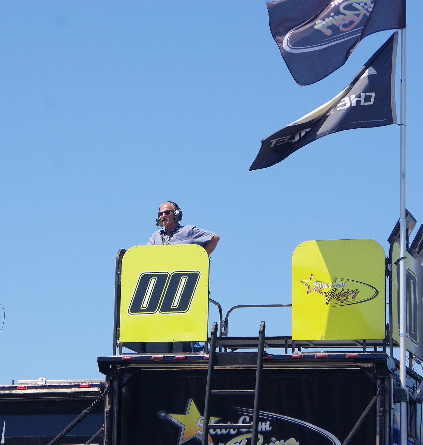 Friday at the Bojangles' Southern 500